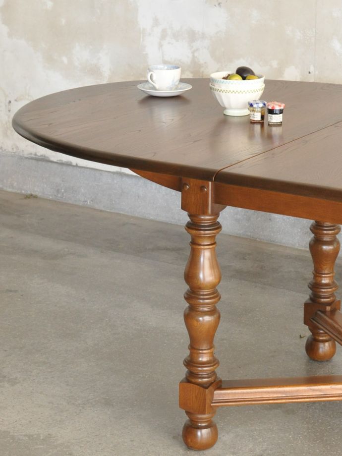 アーコール社のエクステンションテーブル