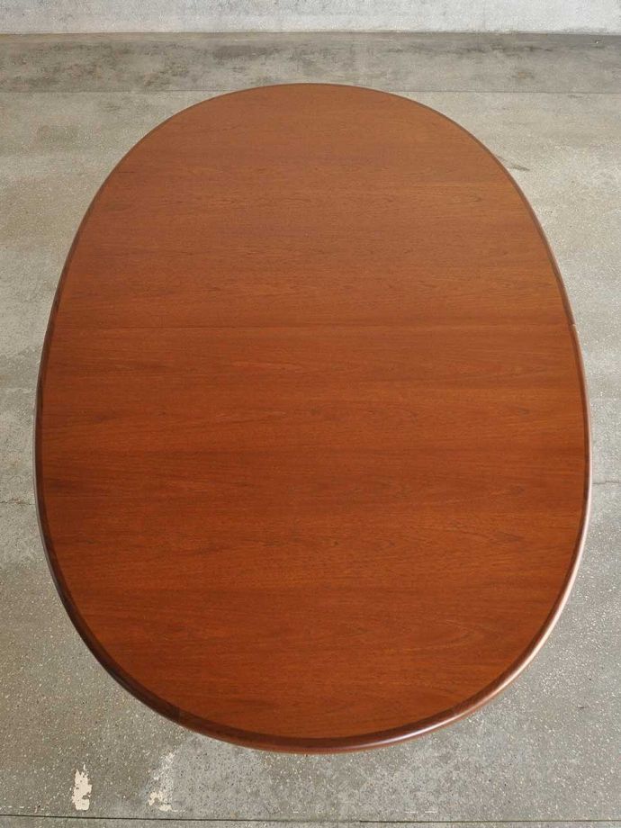 G-PLANのダイニングテーブルの天板