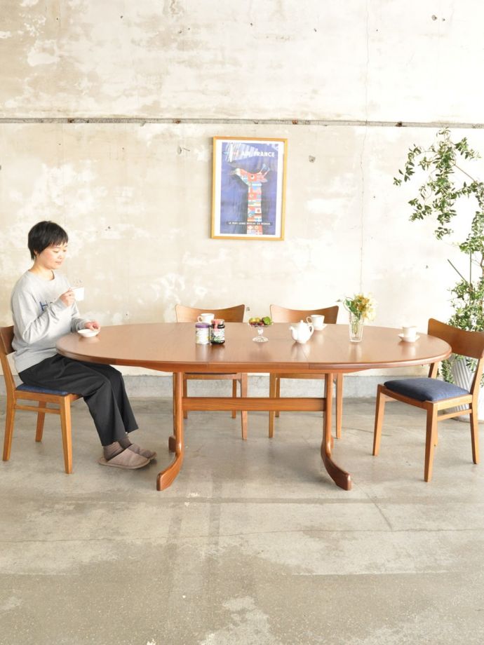 G-PLANのおしゃれなダイニングテーブル