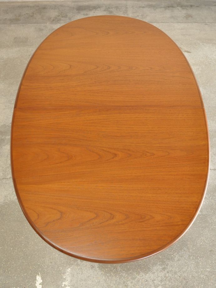 G-PLANのダイニングテーブルの天板