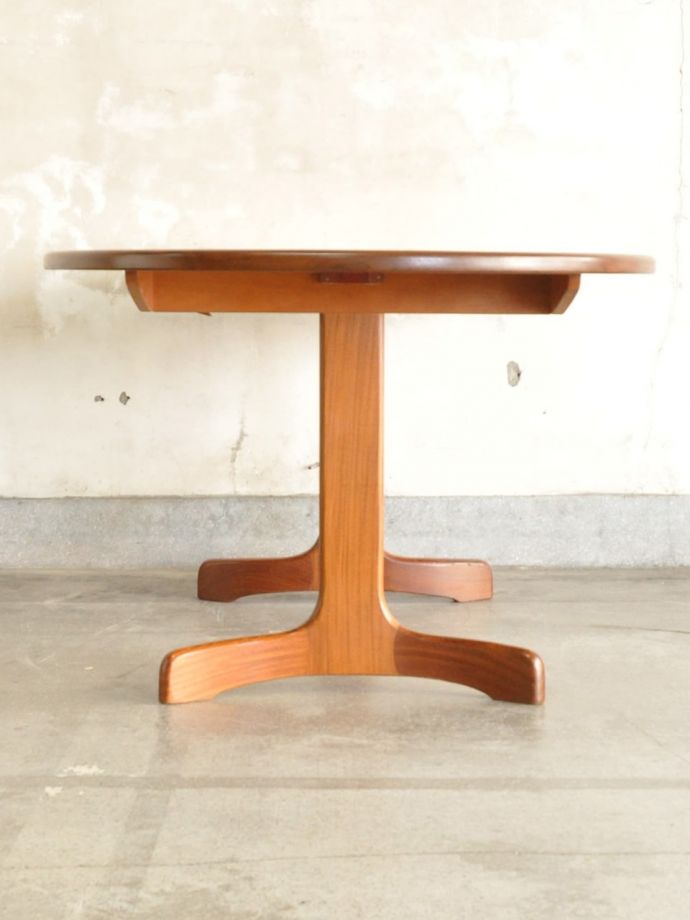 G-PLANのテーブルの側面