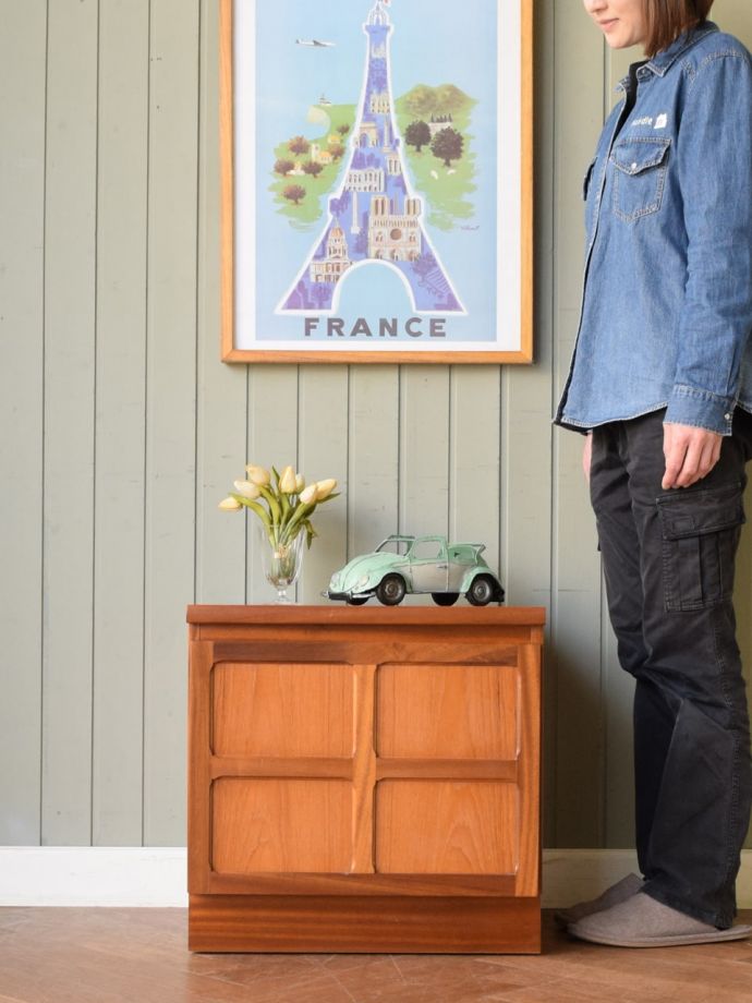 北欧スタイルのビンテージキャビネット