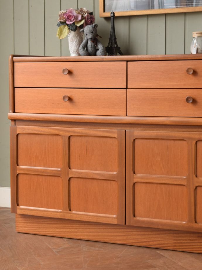 昭和レトロ　キャビネット　SANYO FORM ビンテージ　サイドボード 昭和レトロ キャビネット SANYO FORM ビンテージ サイドボード 昭和