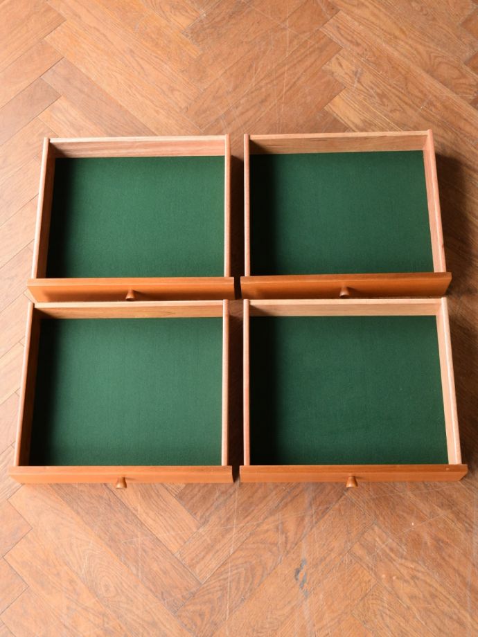 ヴィンテージのおしゃれな北欧キャビネット、ネイサン社（Nathan）の