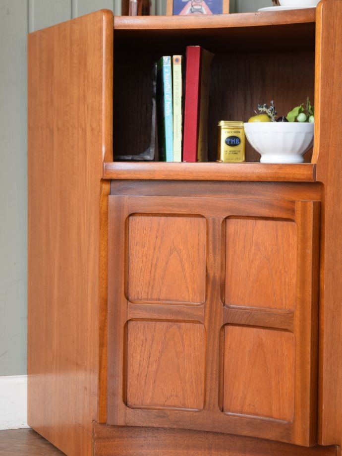 ビンテージキャビネットの扉