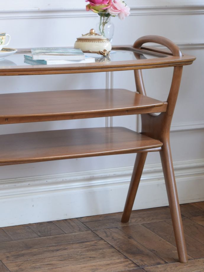 おしゃれなビンテージテーブル