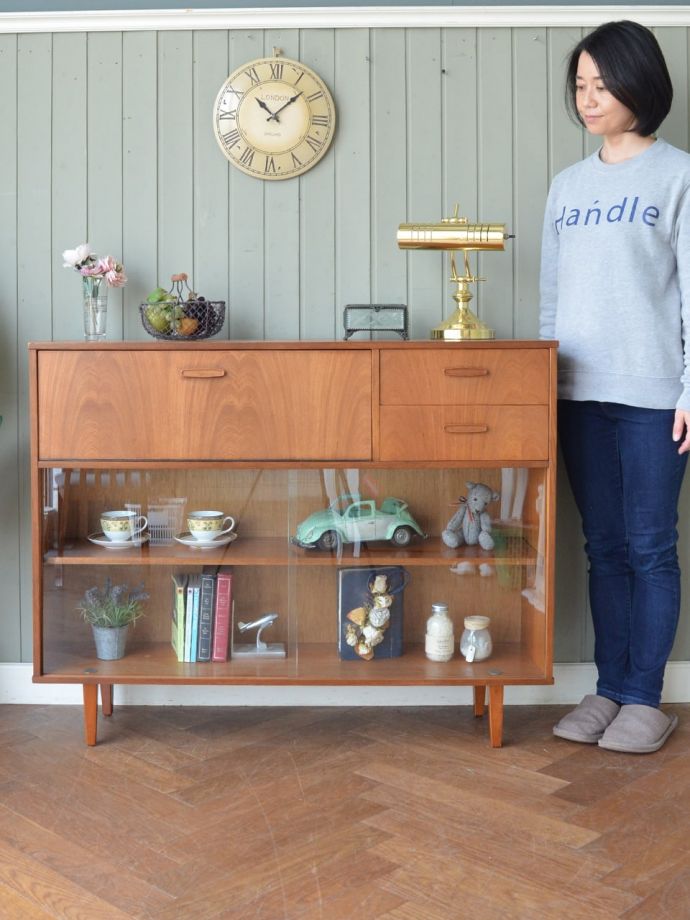 北欧スタイルのビンテージキャビネット