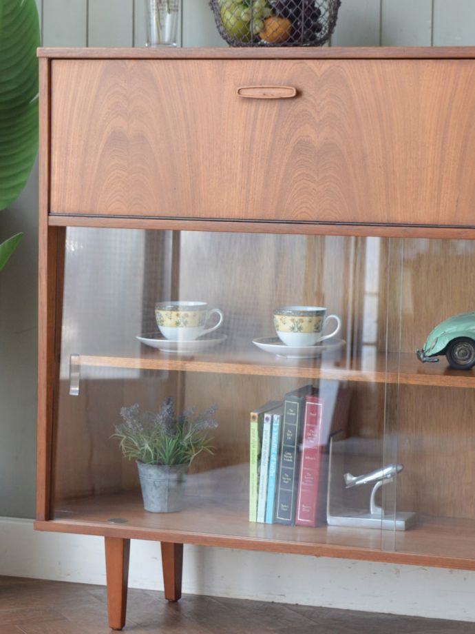 ビンテージキャビネットの扉