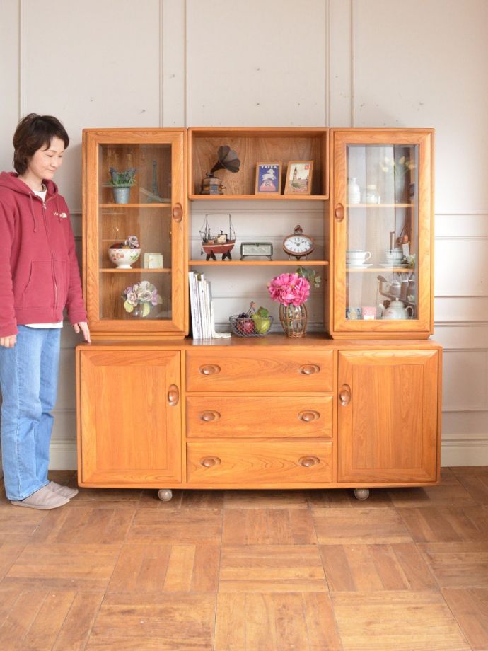 アーコールのガラスキャビネット