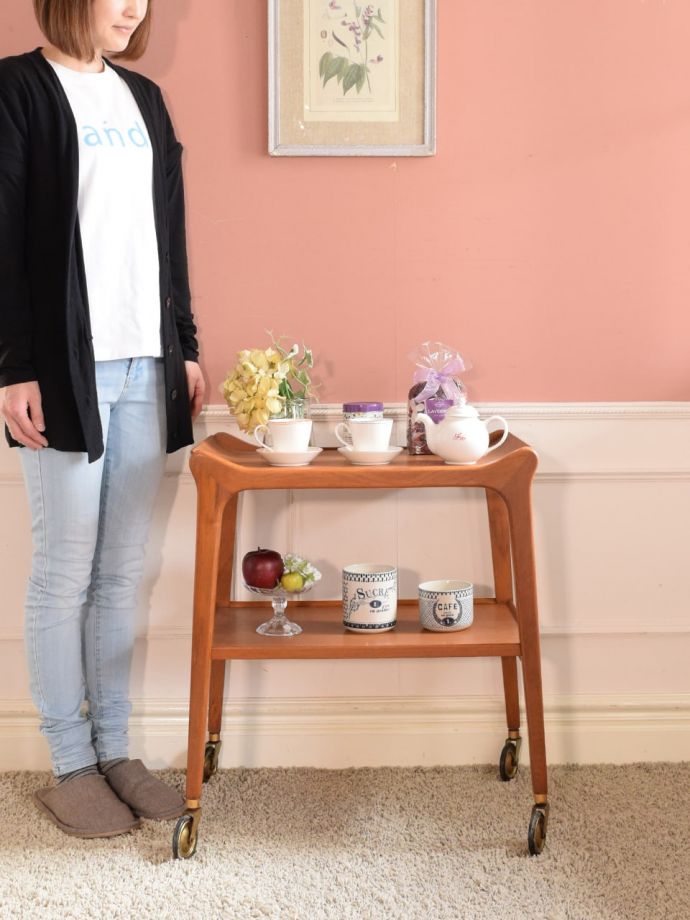 北欧スタイルのおしゃれなワゴン