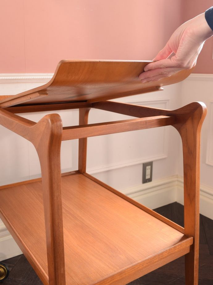 天板がトレイになっています。