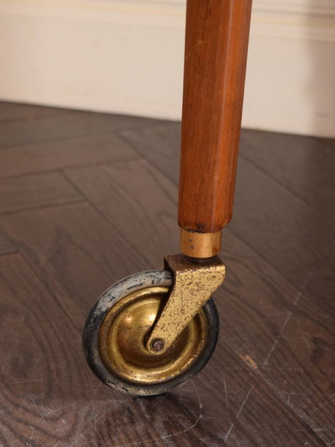 ビンテージワゴンの脚