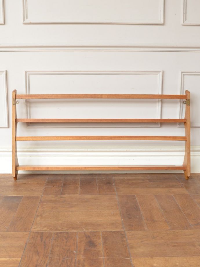 シェルフの裏側