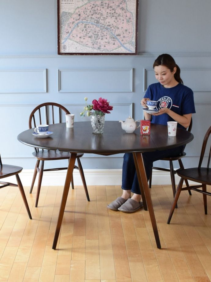 アーコール（ERCOL社）の伸長式テーブル、ヴィンテージ家具の