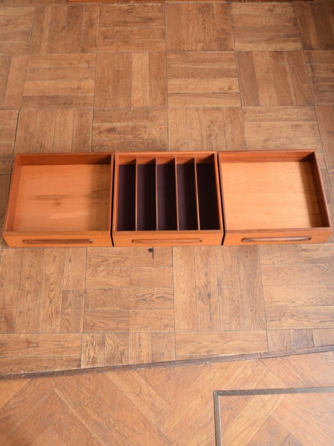 フレスコのキャビネットの引き出し