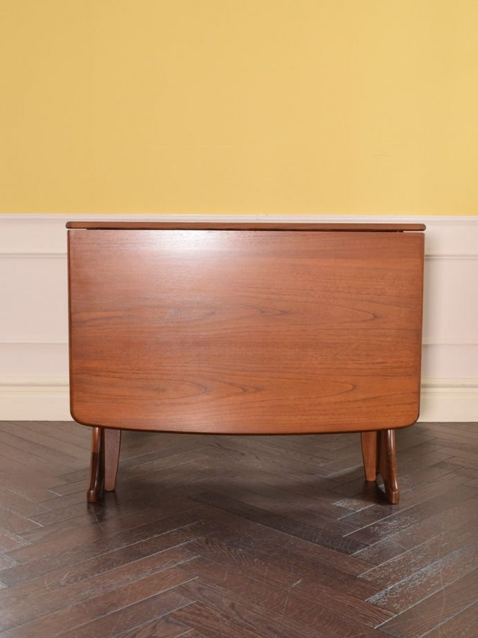 G-PLANのテーブルの反対側