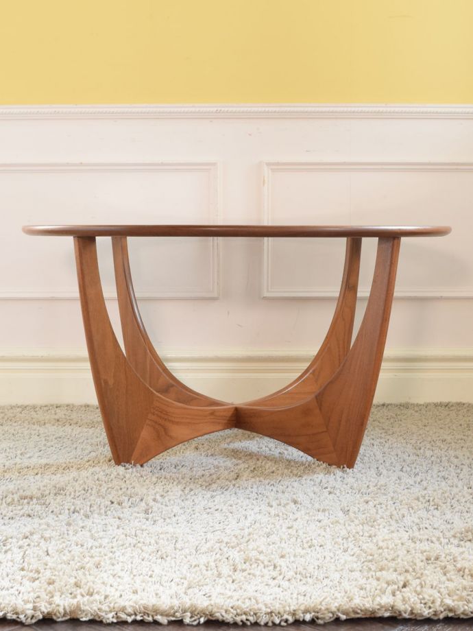 G-プランの家具の側面