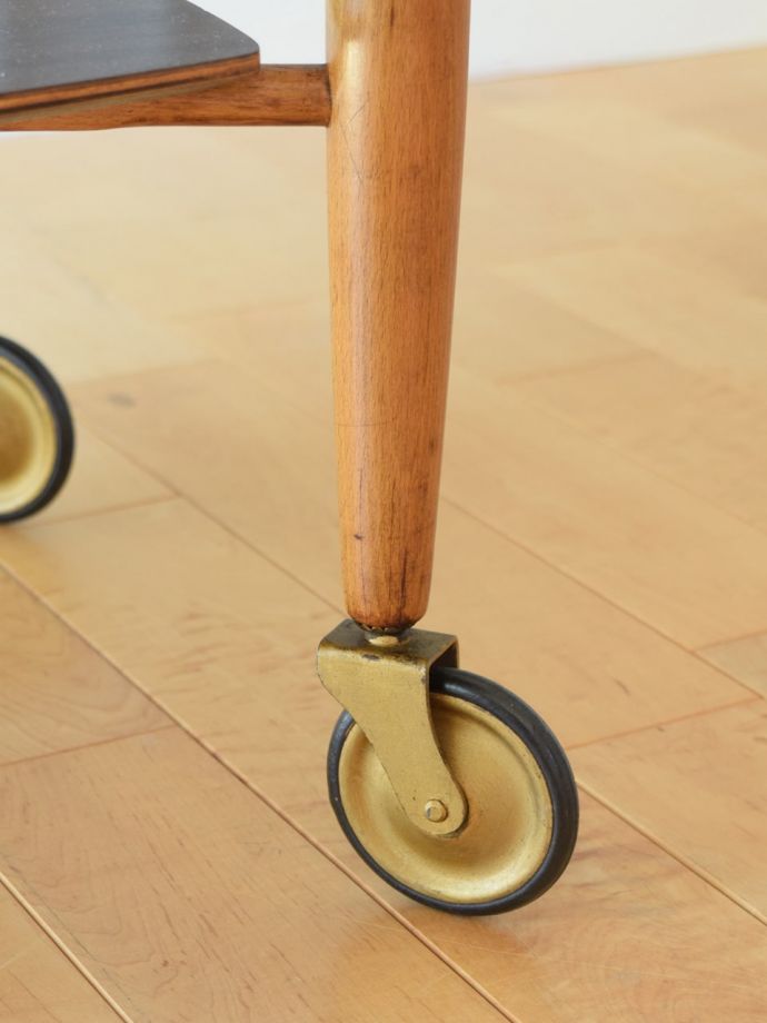 ビンテージワゴンの脚