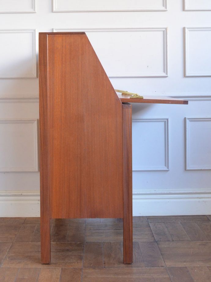 ビューローの側面