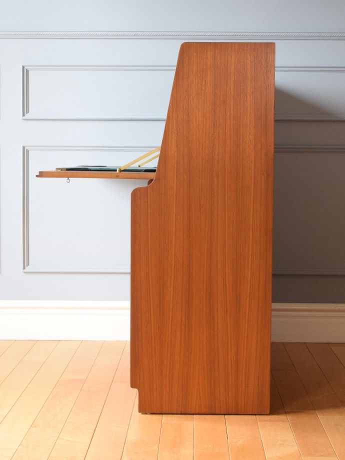 ビューローの側面