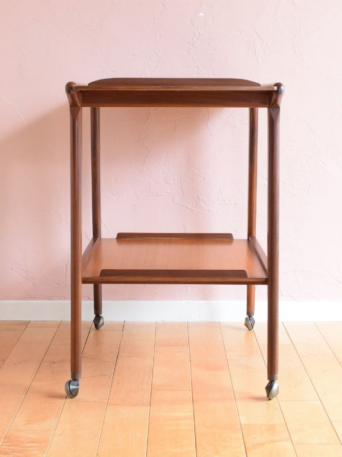 ビンテージワゴンの側面