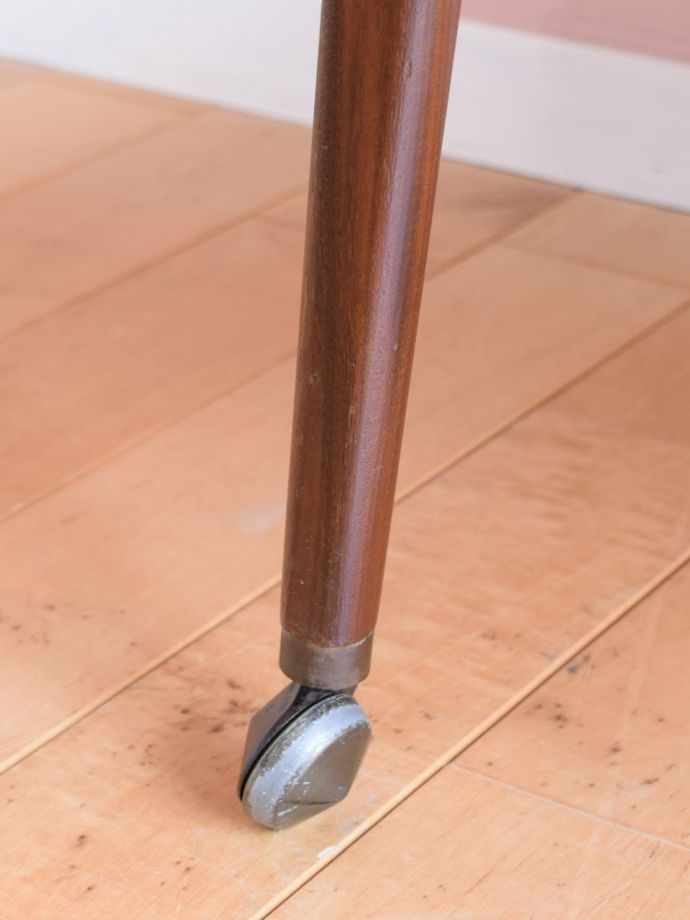 ビンテージワゴンの脚