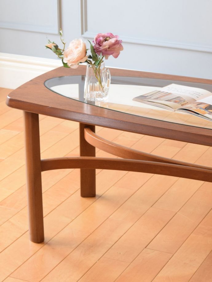 ビンテージテーブルのデザイン