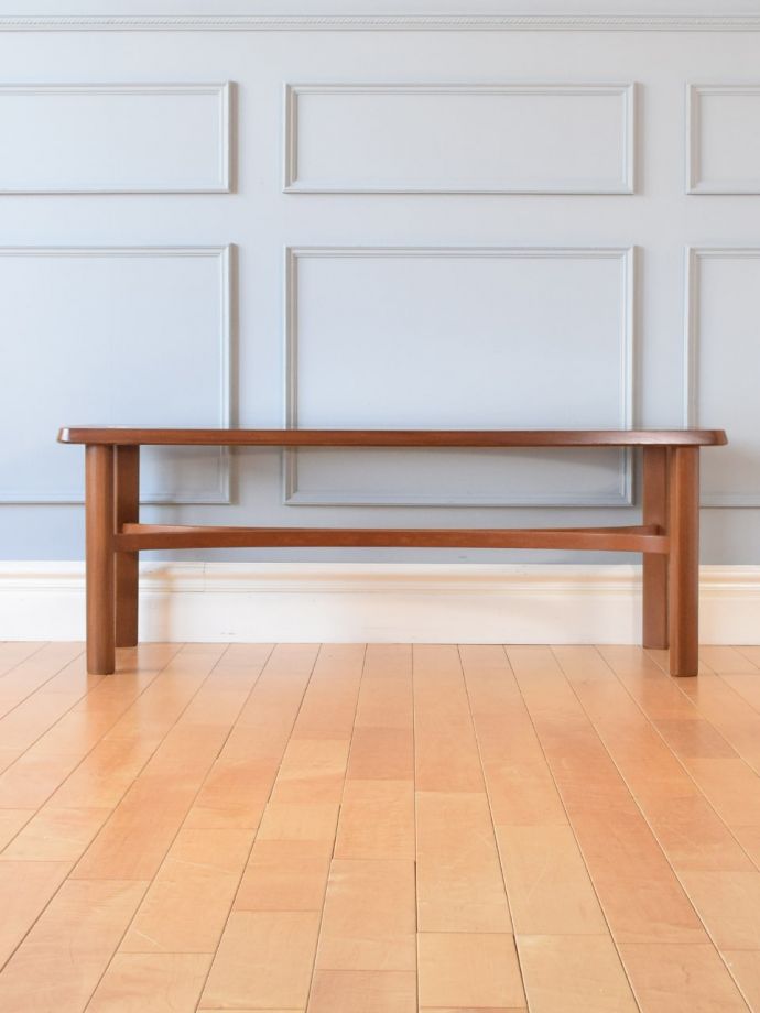 ビンテージテーブルの側面