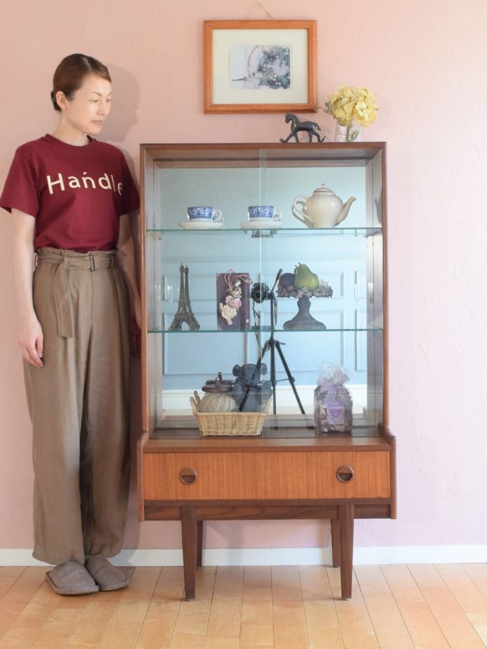 北欧スタイルのビンテージキャビネット