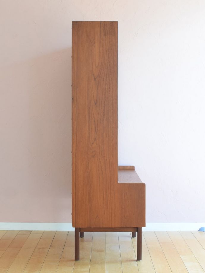 ビンテージキャビネットの側面