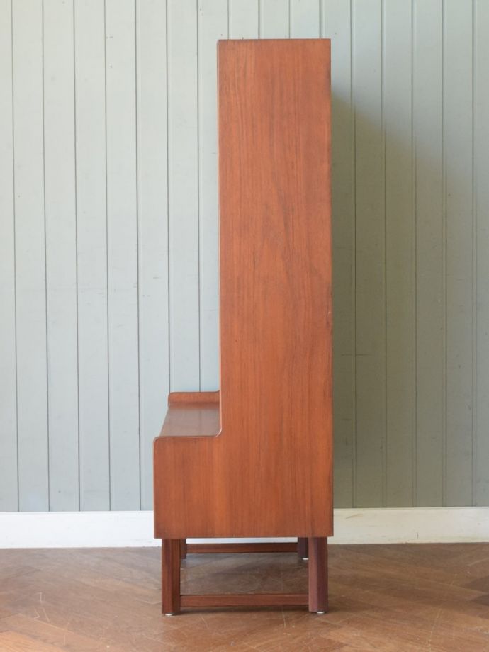 ビンテージキャビネットの側面