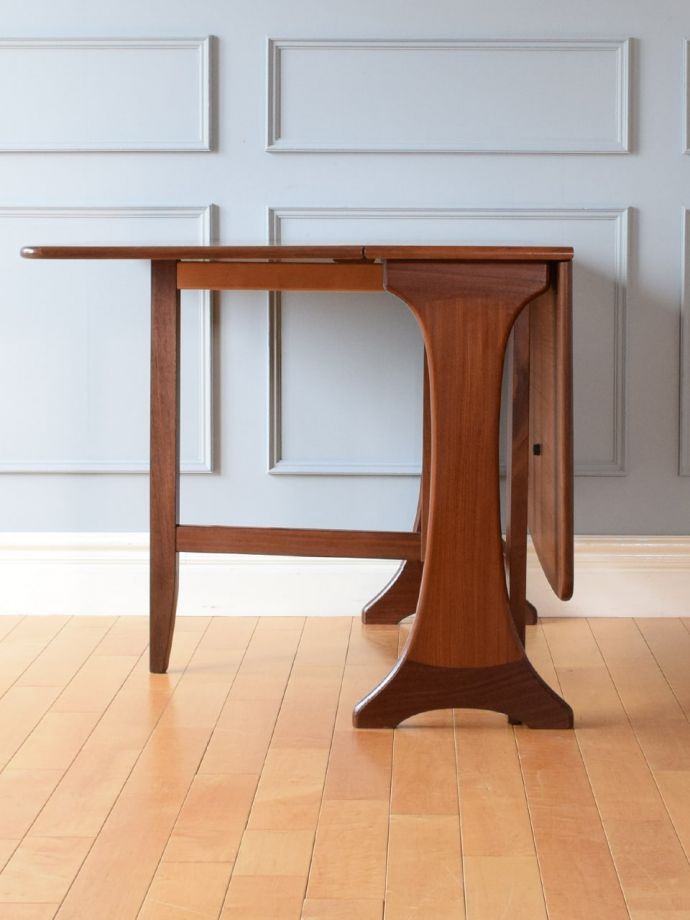 伸長式テーブル