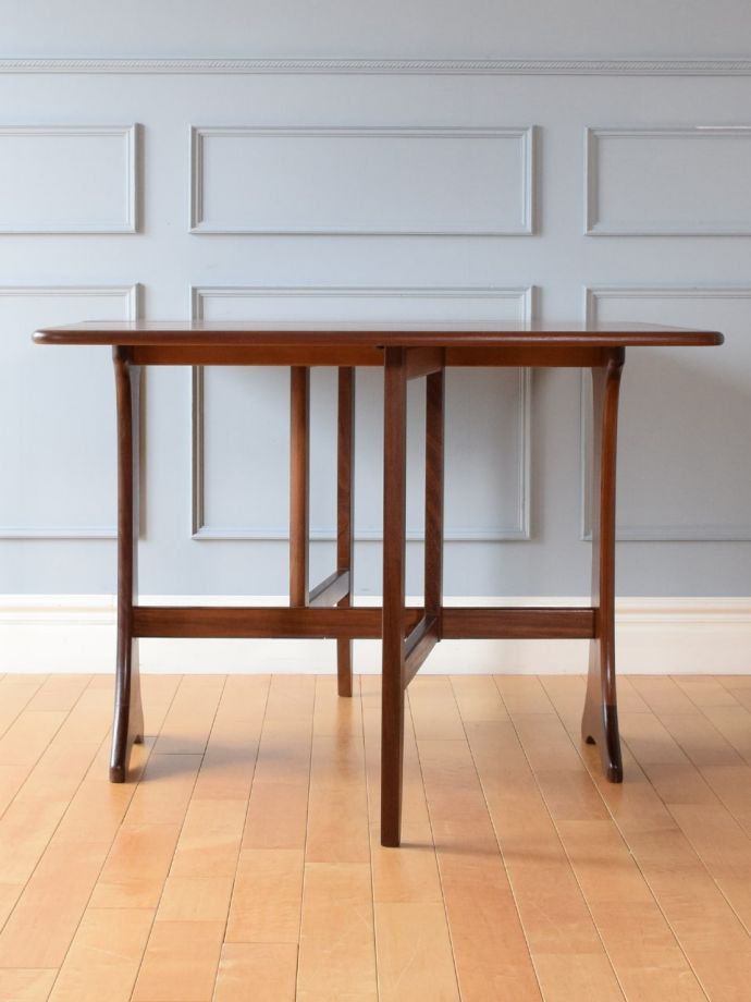 G-PLANのテーブルの側面