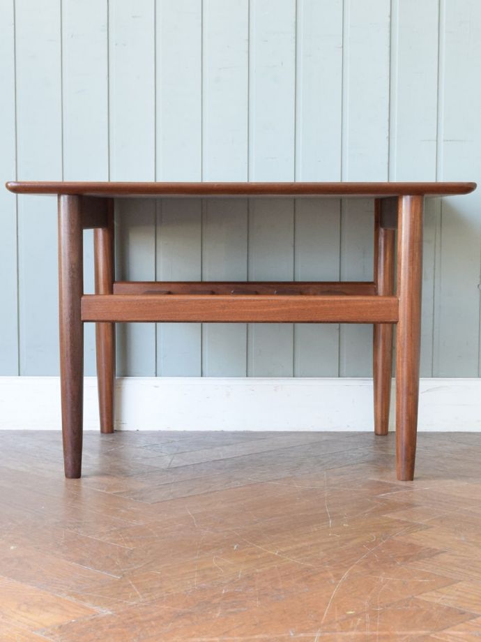 G-プランの家具の側面