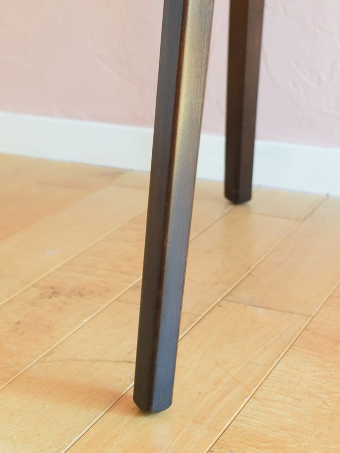 アーコールのテーブルの脚