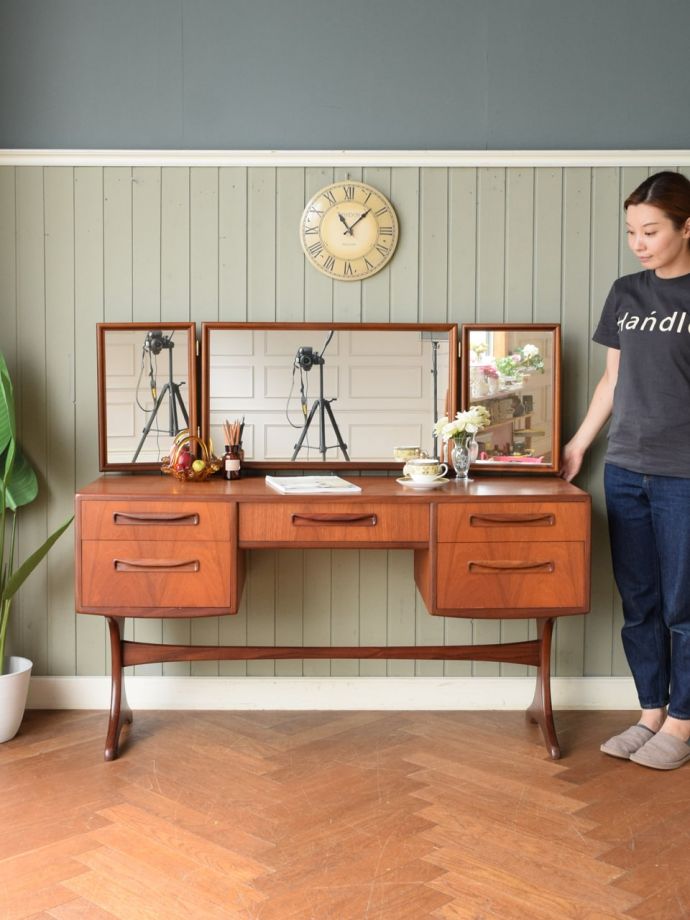 G-PLANのおしゃれなドレッサー