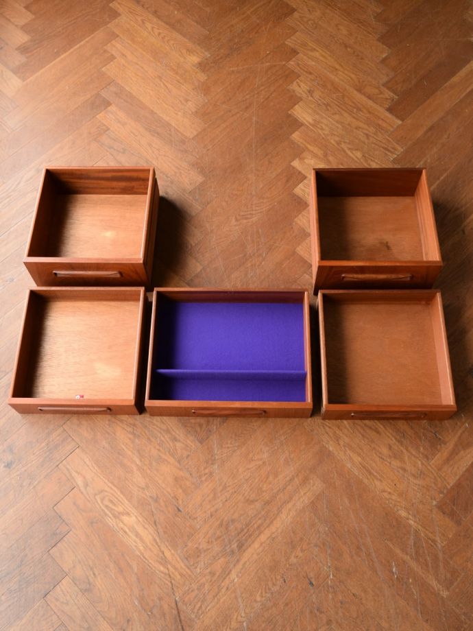 フレスコのドレッサーの引き出し