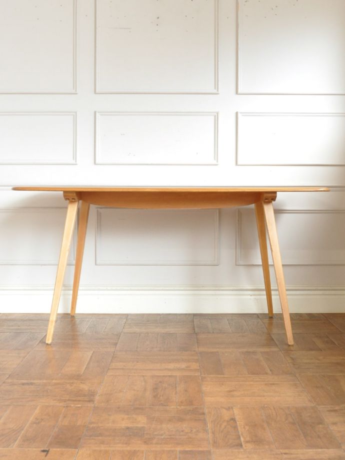 アーコール　アンティーク　ダイニングテーブル アーコール社のヴィンテージテーブル、4人掛けのおしゃれなダイニング