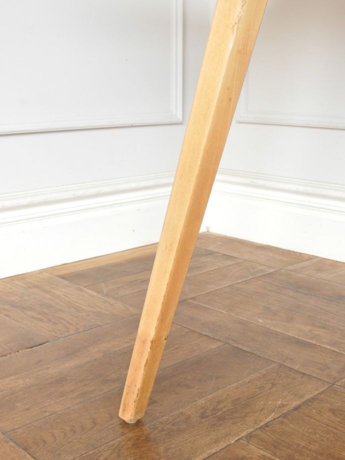 アーコール社のヴィンテージテーブル、4人掛けのおしゃれなダイニング