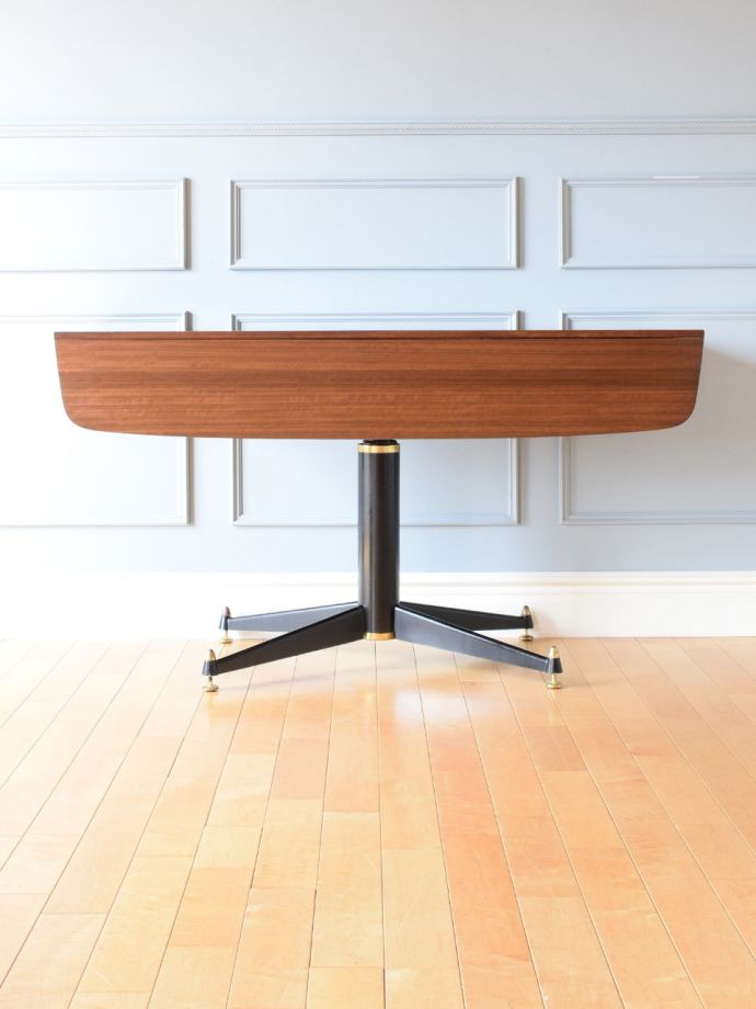 G-PLANのテーブルの反対側