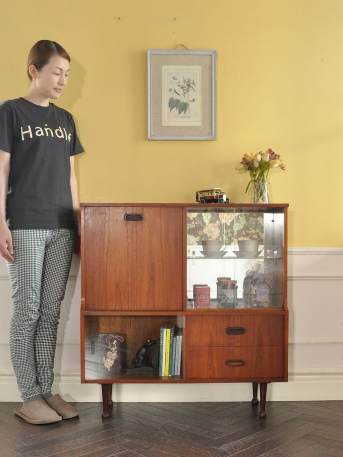 北欧スタイルのビンテージキャビネット