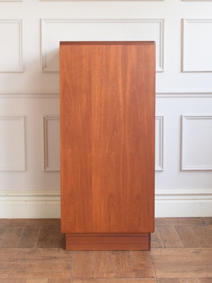 G-PLANのチェストの側面