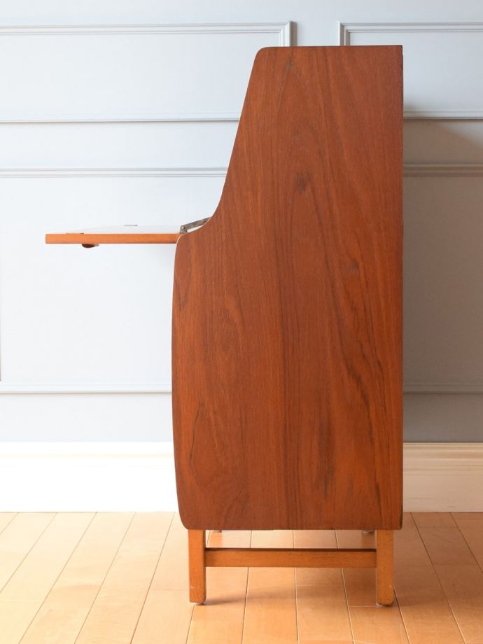 ビューローの側面