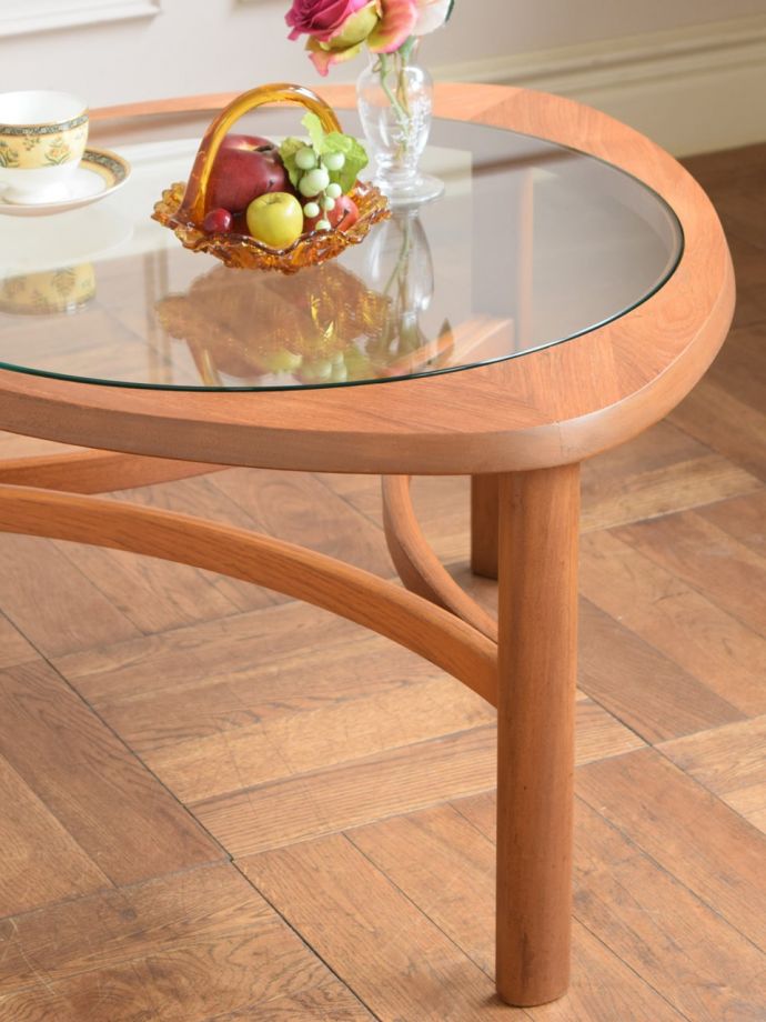 ビンテージテーブルのデザイン