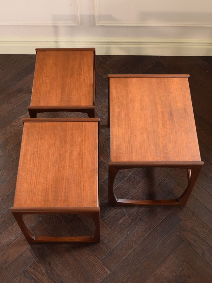 G-PLANのネストテーブルの天板