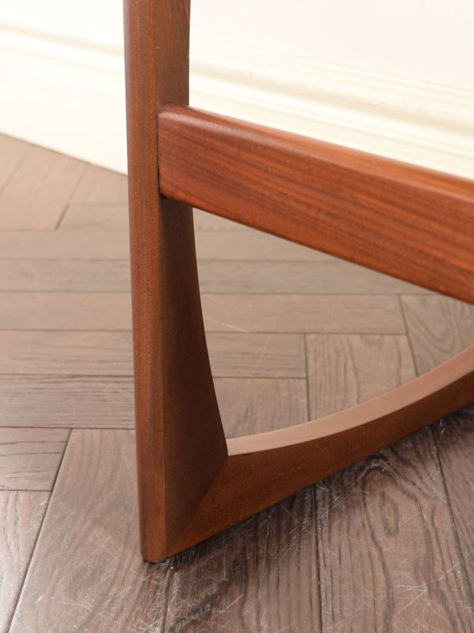 G-PLANのテーブルの足