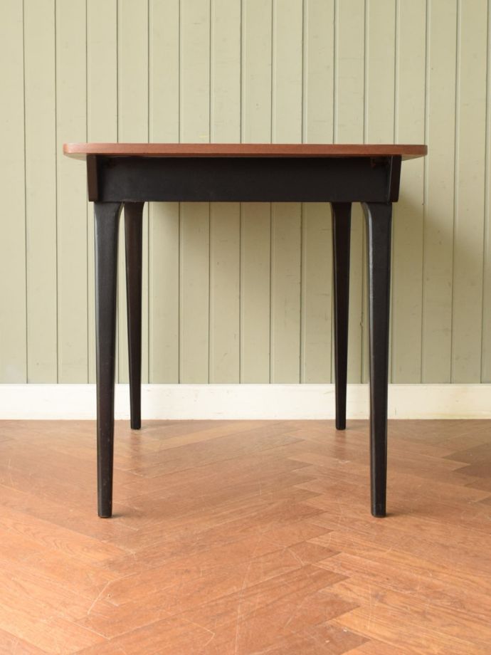 テーブルの側面