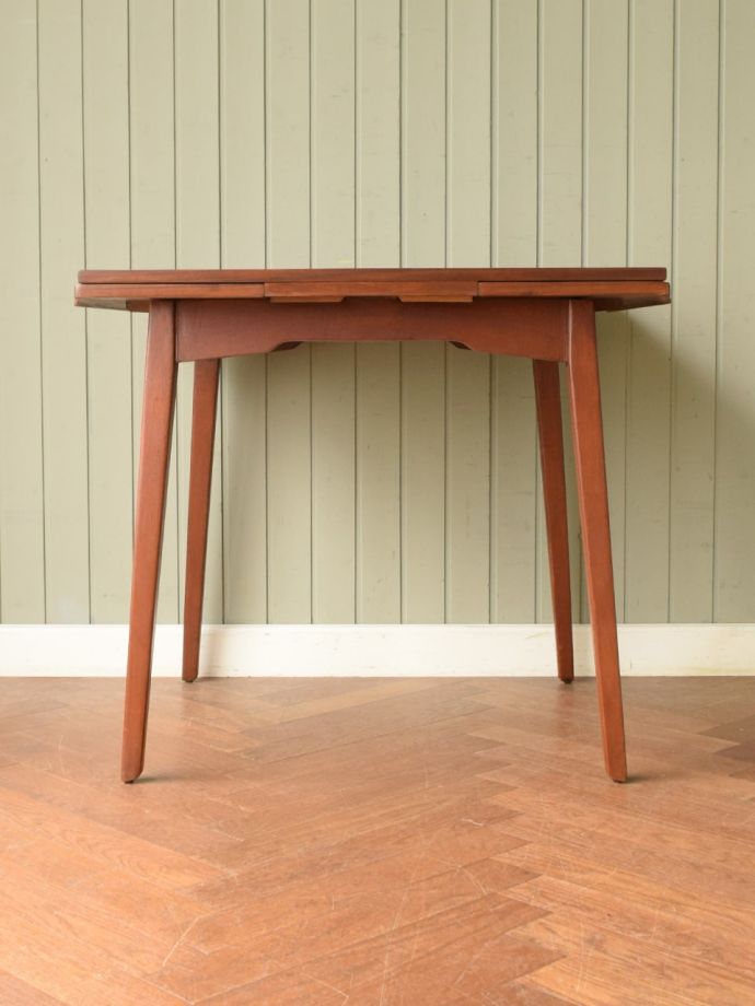 G-PLANのテーブルの側面