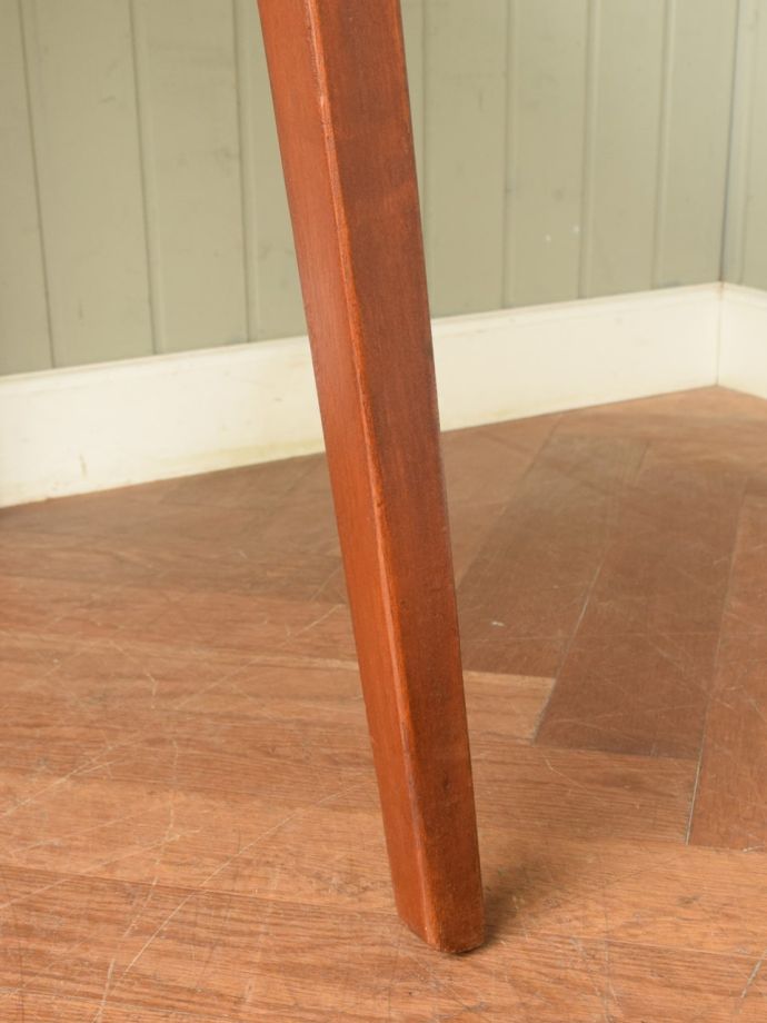 G-PLANのテーブルの脚