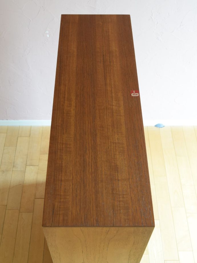 ビンテージ本棚の天板